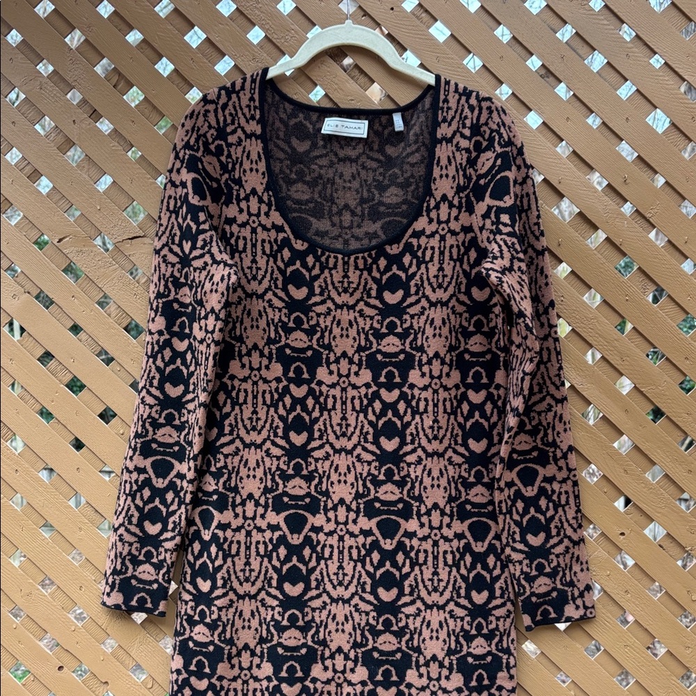 Elie Tahari Black and Brown Long Sleeve Patterned Scoop Neck Sweater Dress - Picture 3 of 7